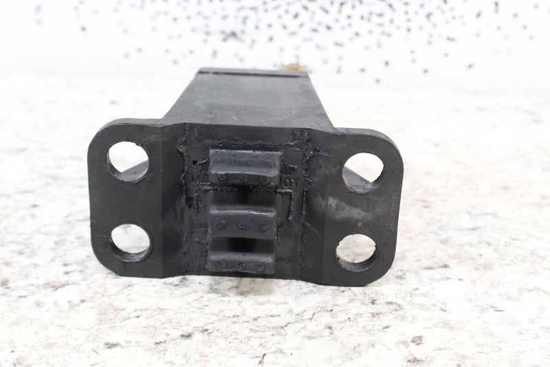 Watercraft - 2004 YAMAHA WAVERUNNER XL700 Motor Mount Engine Stopper  63N-44532-01-00