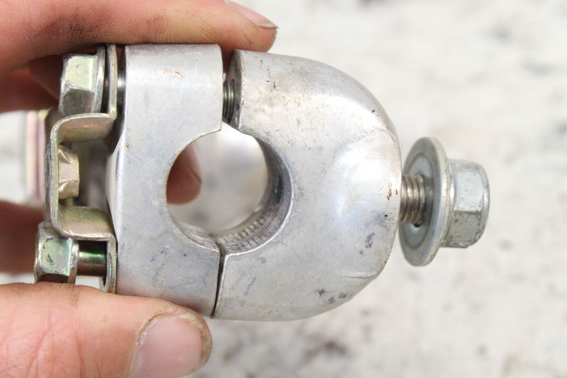 1986 HONDA TRX200SX 200 SX Handlebar Clamps 53130-HA0-680