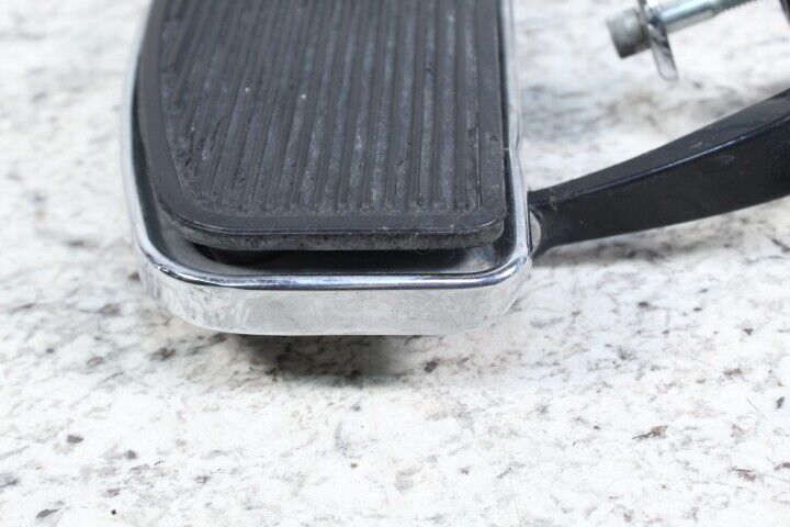 2012 HARLEY-DAVIDSON DYNA SWITCHBACK FLD 103 Right Floorboard Footrest 50621-06A