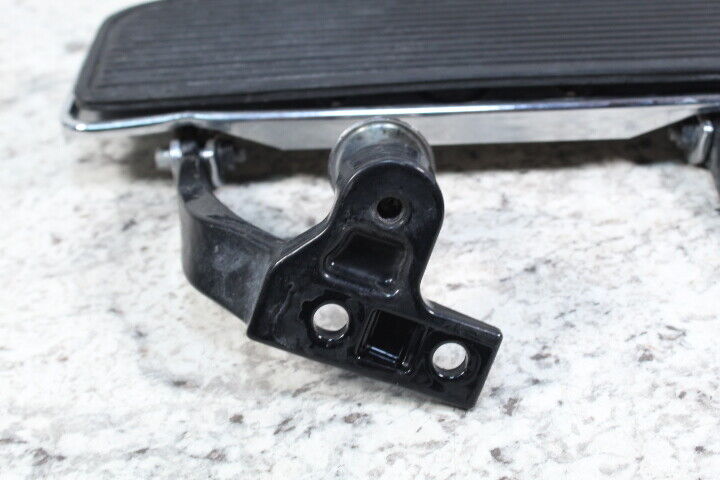 2012 HARLEY-DAVIDSON DYNA SWITCHBACK FLD 103 Right Floorboard Footrest 50621-06A