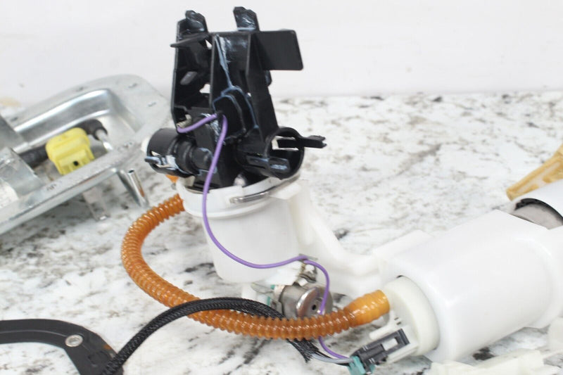 2012 HARLEY-DAVIDSON DYNA SWITCHBACK FLD 103 Fuel Gas Pump 75218-04D