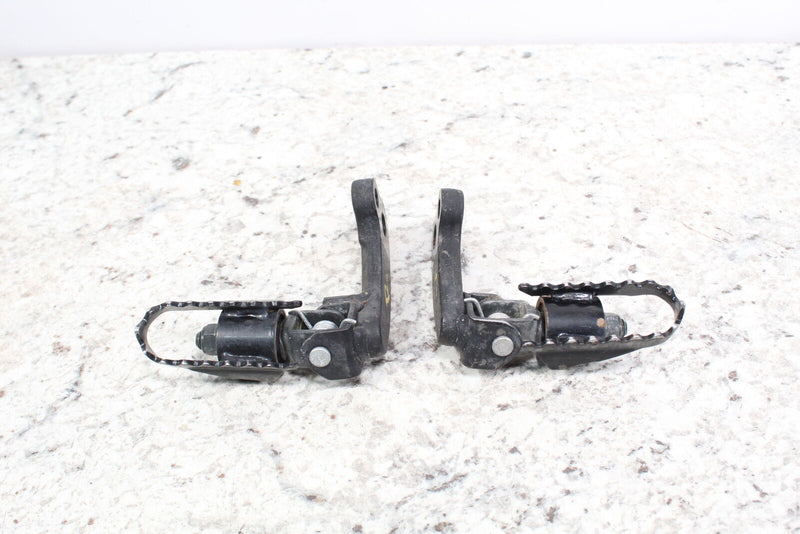 2004 SUZUKI DR200SE DR200 Front Foot Pegs Footpegs 43510-44A03-019