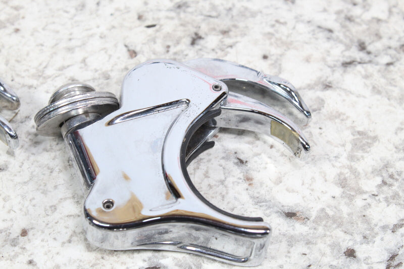 2009 HARLEY-DAVIDSON DYNA SUPER GLIDE 49mm Quick Release Windshield Clamps