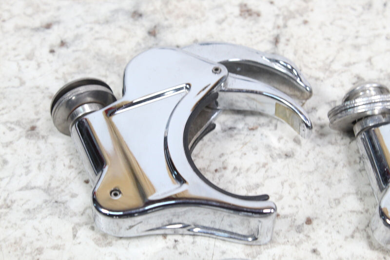 2009 HARLEY-DAVIDSON DYNA SUPER GLIDE 49mm Quick Release Windshield Clamps