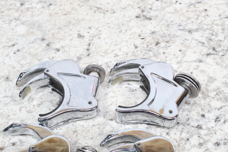 2009 HARLEY-DAVIDSON DYNA SUPER GLIDE 49mm Quick Release Windshield Clamps