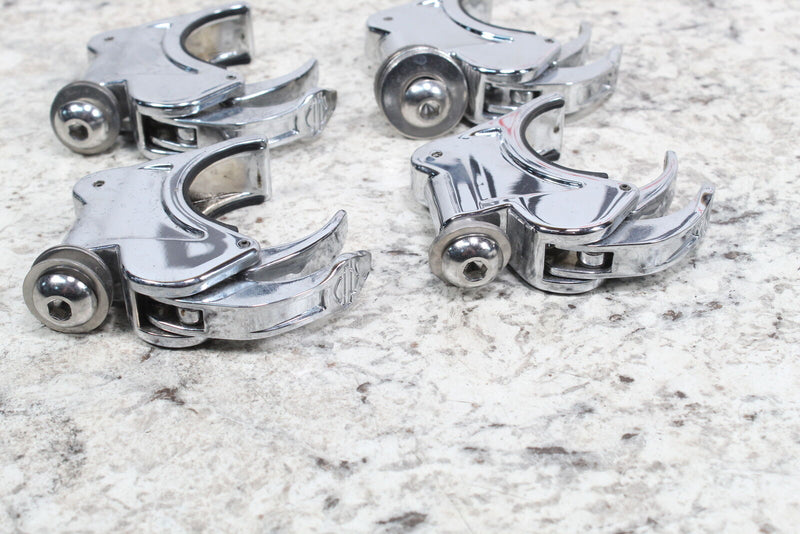 2009 HARLEY-DAVIDSON DYNA SUPER GLIDE 49mm Quick Release Windshield Clamps