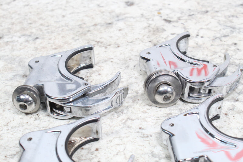 2009 HARLEY-DAVIDSON DYNA SUPER GLIDE 49mm Quick Release Windshield Clamps