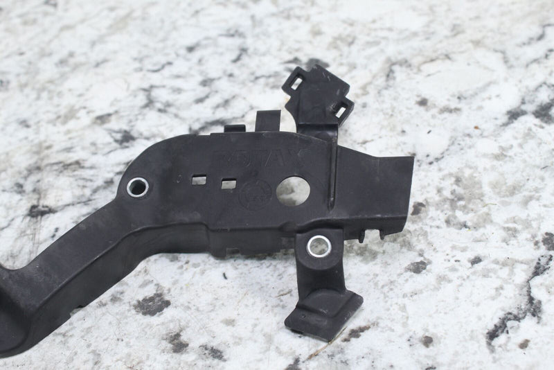 Snowmobile - 2017 SKI-DOO SUMMIT X 850 Engine Harness Brackets Supports  420260156 420260152