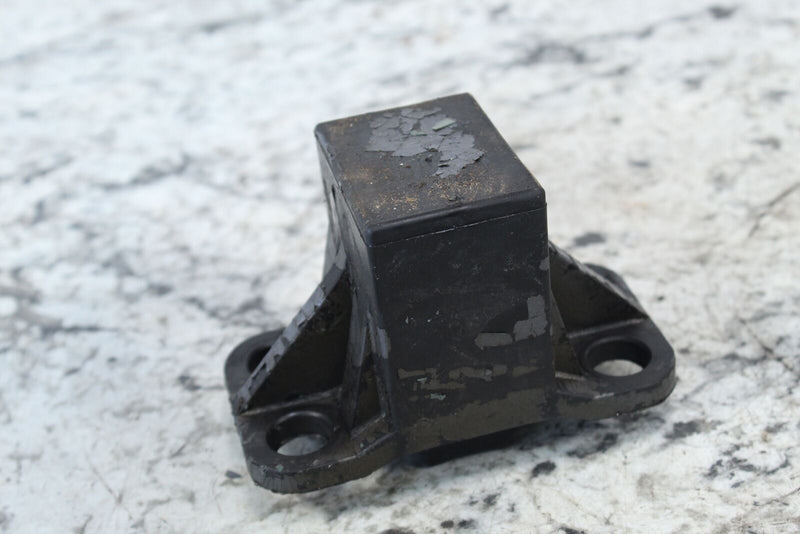 1994 YAMAHA WAVERUNNER PRO VXR 700 Engine Motor Damper Mount 61L-44532-00-00