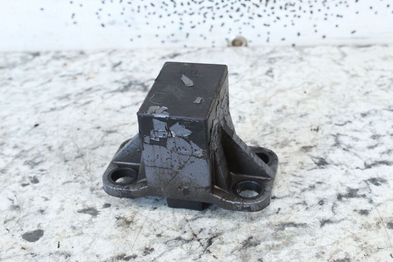 1994 YAMAHA WAVERUNNER PRO VXR 700 Engine Motor Damper Mount 61L-44532-00-00