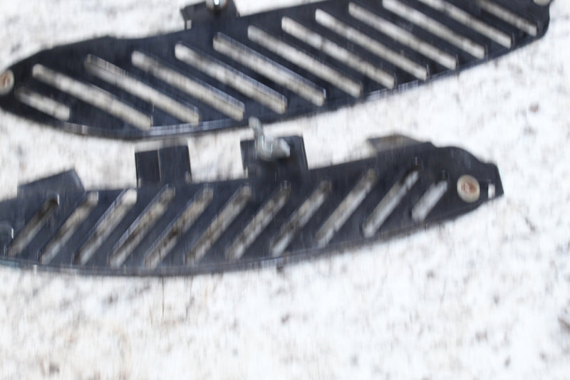 1998 SKI-DOO SUMMIT X 670 Hood Vents 517298400 517298600
