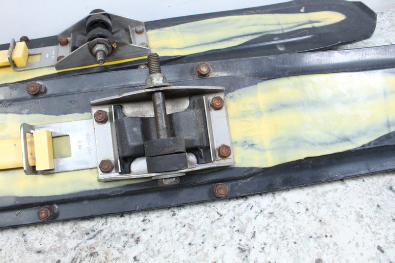 1998 SKI-DOO SUMMIT X 670 Simmons Skis Pair Set