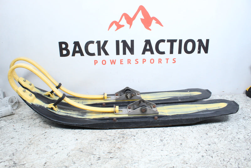 1998 SKI-DOO SUMMIT X 670 Simmons Skis Pair Set
