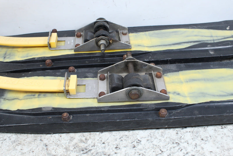 1998 SKI-DOO SUMMIT X 670 Simmons Skis Pair Set