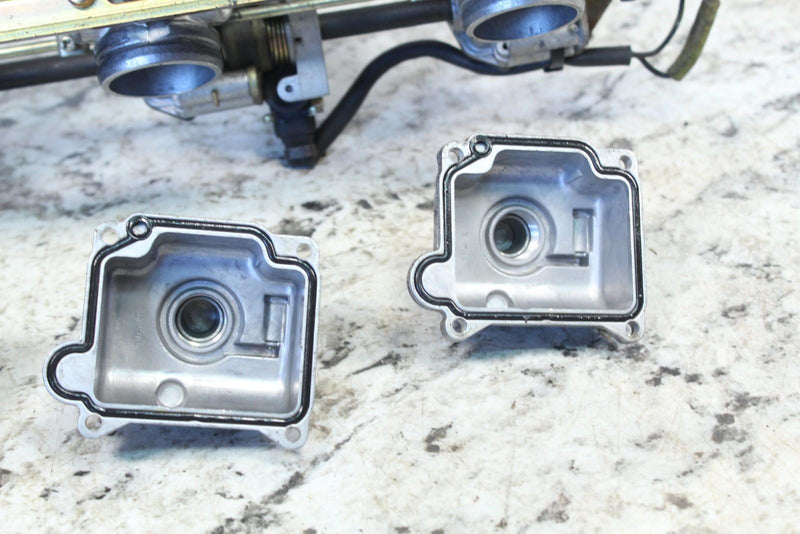 1998 YAMAHA MOUNTAIN MAX 700 Carburetors Carbs 8CH-14100-10-00 - Snowmobile
