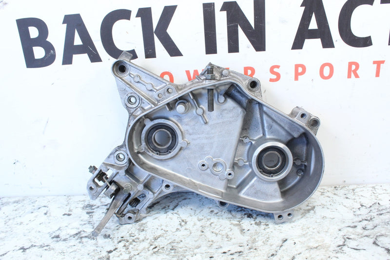 1998 YAMAHA MOUNTAIN MAX 700 Chain Case Chaincase 8CR-47541-01-00 - Snowmobile