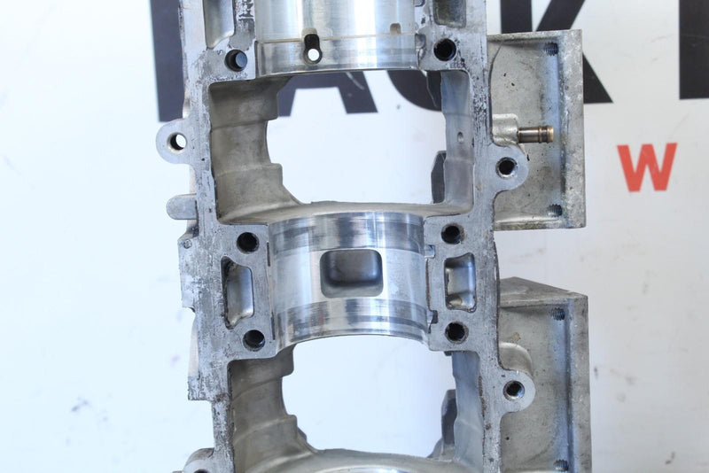 1998 YAMAHA MOUNTAIN MAX 700 Crank Cases Main Crankcases 8CH-15100-01-00 - Snowmobile
