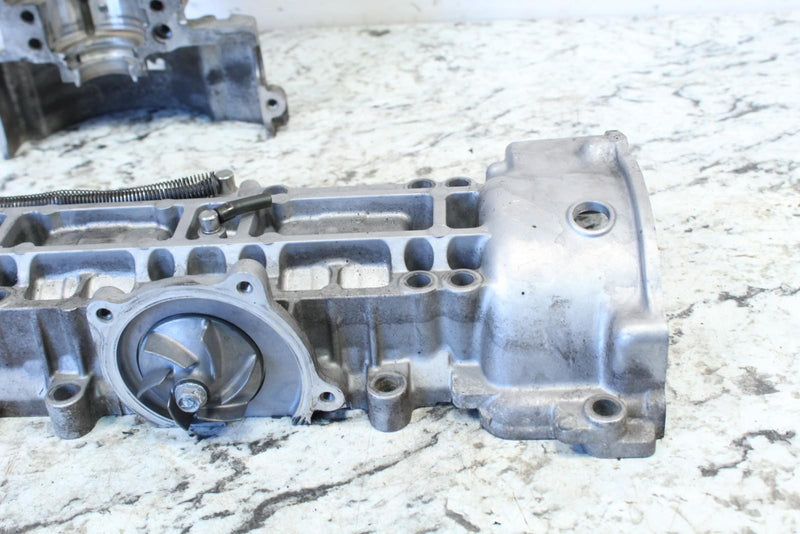 1998 YAMAHA MOUNTAIN MAX 700 Crank Cases Main Crankcases 8CH-15100-01-00 - Snowmobile