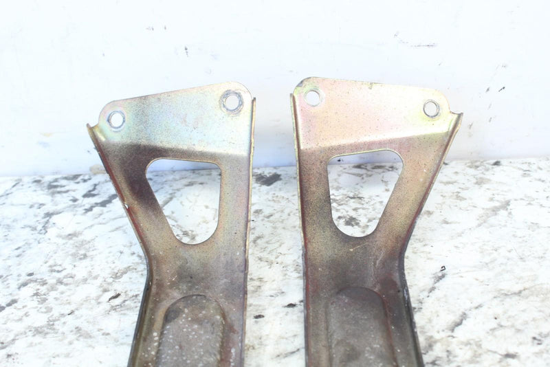 1998 YAMAHA MOUNTAIN MAX 700 Front Bumper Brackets Mounts 8CR-21959-10-00 - Snowmobile