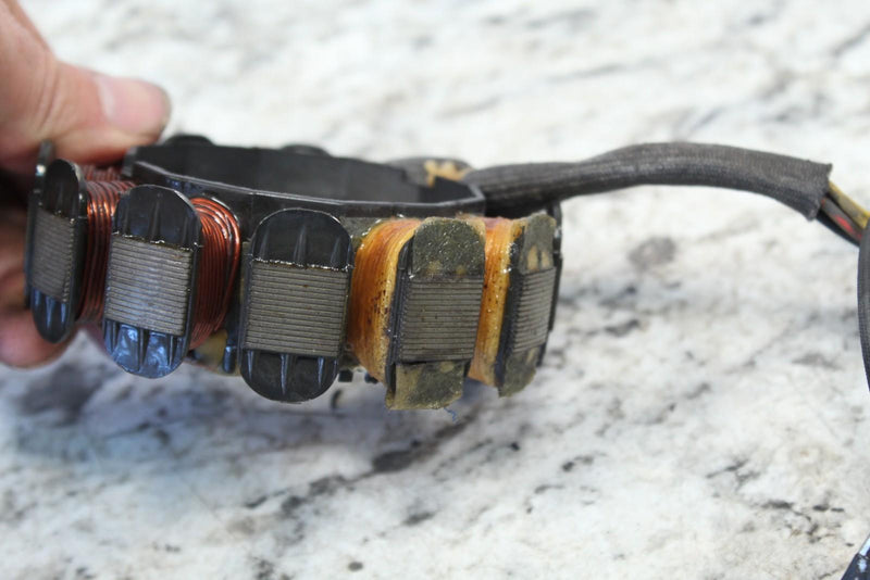 1998 YAMAHA MOUNTAIN MAX 700 Stator Alternator 8CH-85510-01-00 8CH-85510-02-00 - Snowmobile