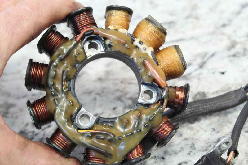 1998 YAMAHA MOUNTAIN MAX 700 Stator Alternator 8CH-85510-01-00 8CH-85510-02-00 - Snowmobile