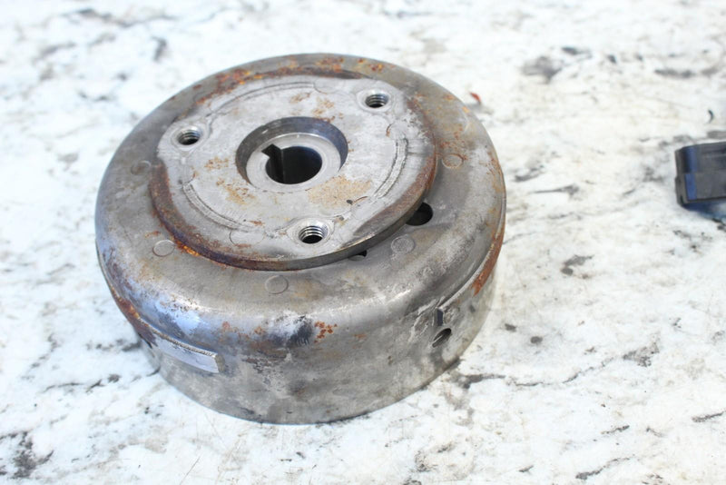 1998 YAMAHA MOUNTAIN MAX 700 Stator Alternator 8CH-85510-01-00 8CH-85510-02-00 - Snowmobile