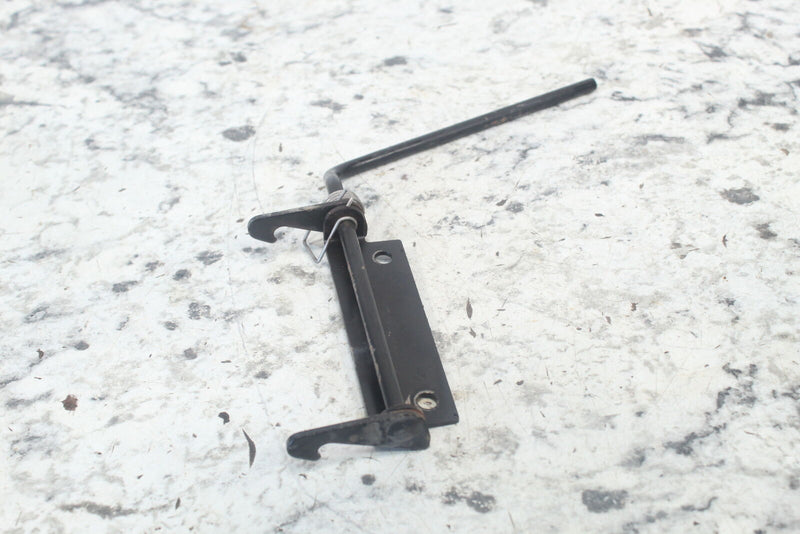 1999 ARCTIC CAT 500 4X4 Seat Latch  0406-103