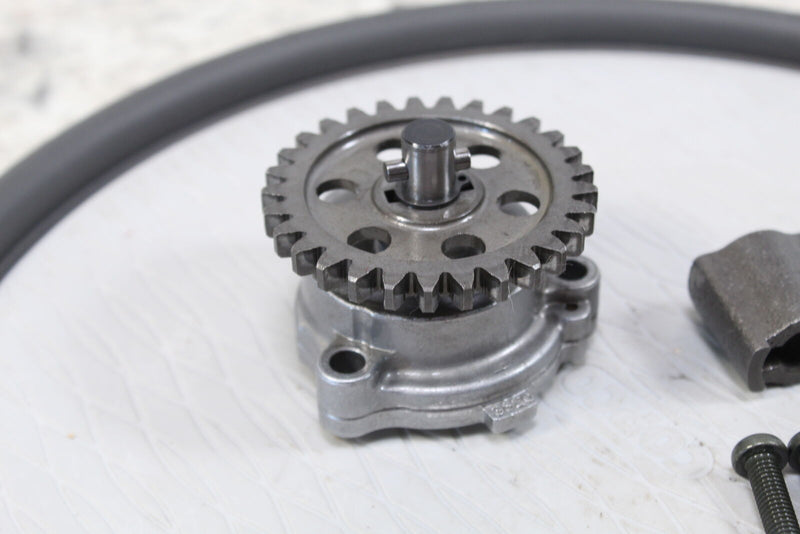 2001 ARCTIC CAT 400 4X4 MANUAL Oil Pump and Gear Assembly 3402-153  3402-026