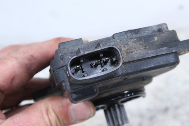 2001 YAMAHA GRIZZLY 600 Four Wheel Drive Servo Motor Actuator 4WV-4616A-00-00 - ATV