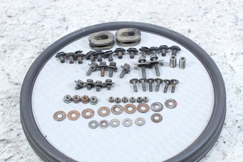 2001 YAMAHA GRIZZLY 600 Front Fenders and Flares Mounting Bolts 90480-01400-00