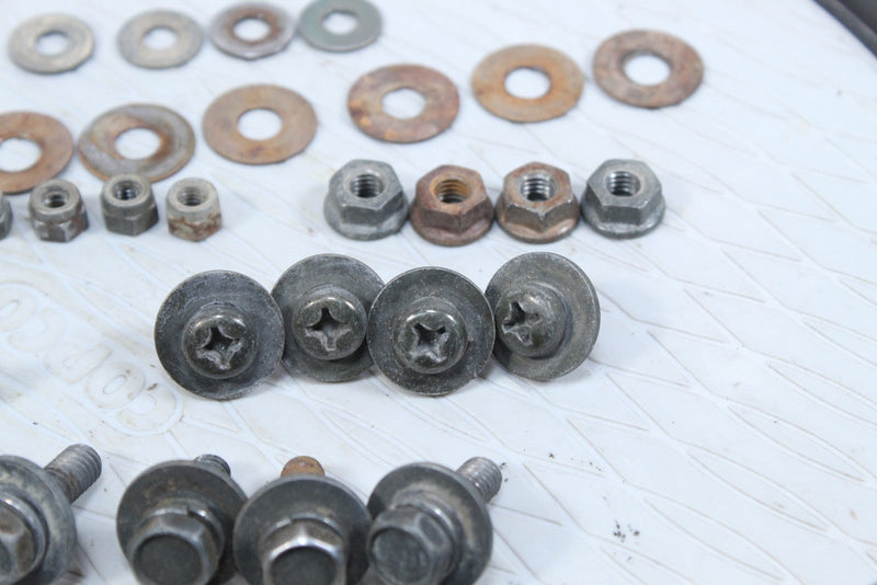 2001 YAMAHA GRIZZLY 600 Front Fenders and Flares Mounting Bolts 90480-01400-00