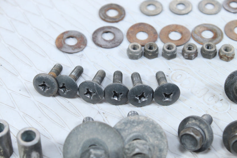 2001 YAMAHA GRIZZLY 600 Front Fenders and Flares Mounting Bolts 90480-01400-00
