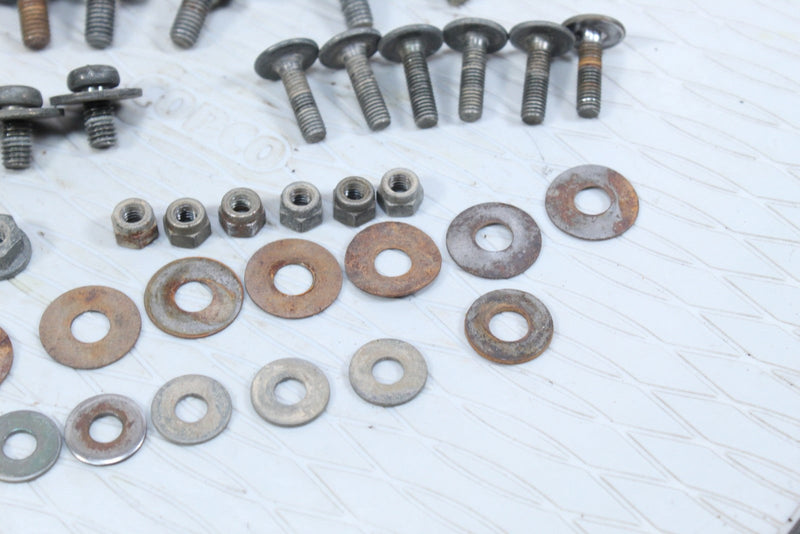 2001 YAMAHA GRIZZLY 600 Front Fenders and Flares Mounting Bolts 90480-01400-00