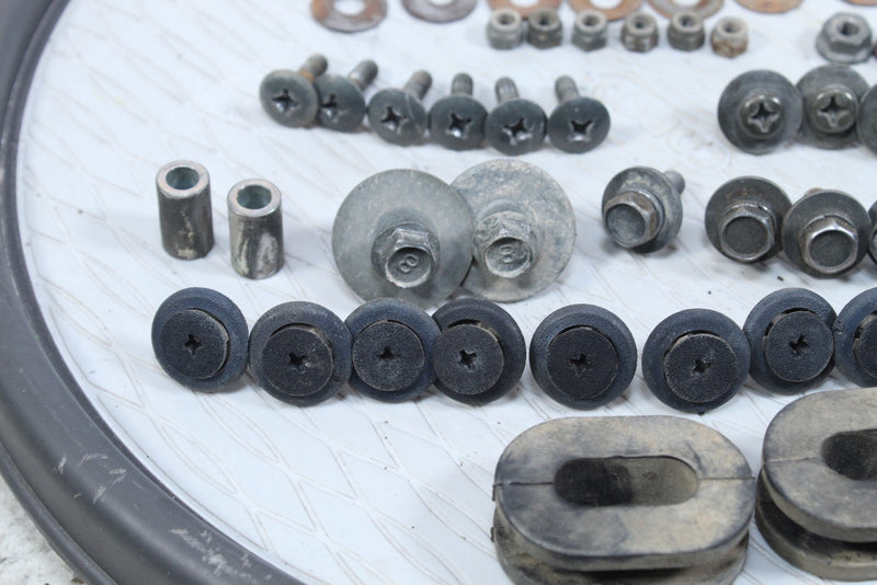 2001 YAMAHA GRIZZLY 600 Front Fenders and Flares Mounting Bolts 90480-01400-00