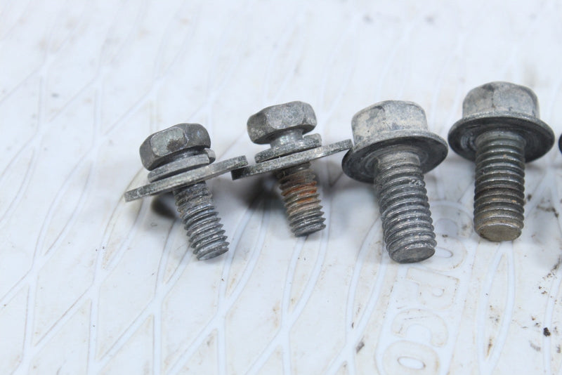 2001 YAMAHA GRIZZLY 600 Front Rack Mounting Bolts 95817-08016-00