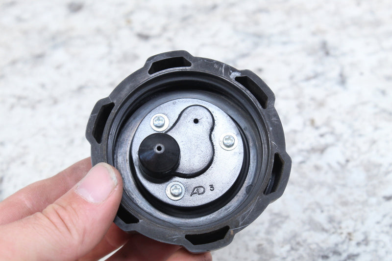 2001 YAMAHA GRIZZLY 600 Gas Fuel Cap 1UY-24610-00-00 - ATV