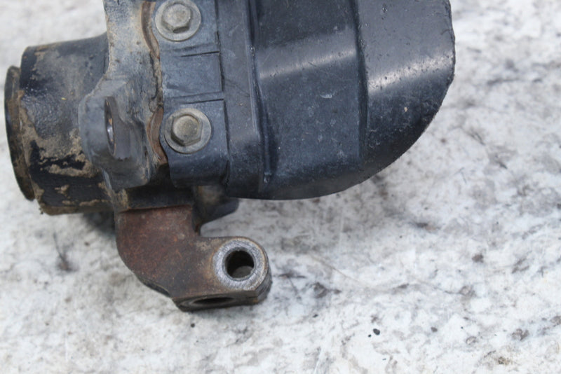 2001 YAMAHA GRIZZLY 600 Right Front Steering Knuckle Spindle 5GT-23502-00-00