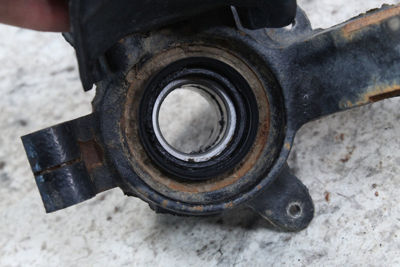 2001 YAMAHA GRIZZLY 600 Right Front Steering Knuckle Spindle 5GT-23502-00-00