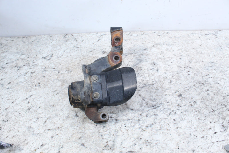 2001 YAMAHA GRIZZLY 600 Right Front Steering Knuckle Spindle 5GT-23502-00-00