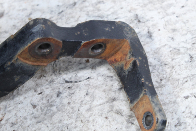 2001 YAMAHA GRIZZLY 600 Right Front Steering Knuckle Spindle 5GT-23502-00-00