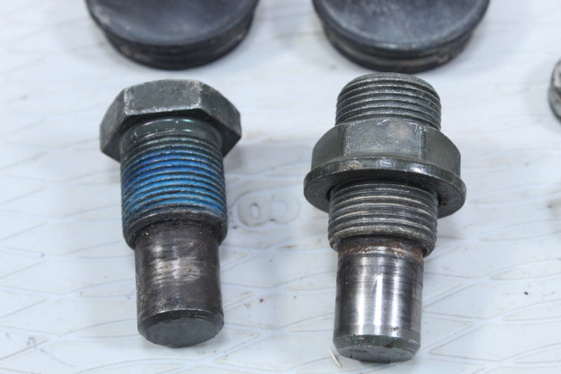 2001 YAMAHA GRIZZLY 600 Swingarm Pivot Bolts 4WV-22141-00-00 4KM-22141-00-00
