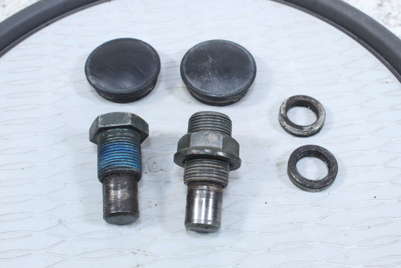 2001 YAMAHA GRIZZLY 600 Swingarm Pivot Bolts 4WV-22141-00-00 4KM-22141-00-00