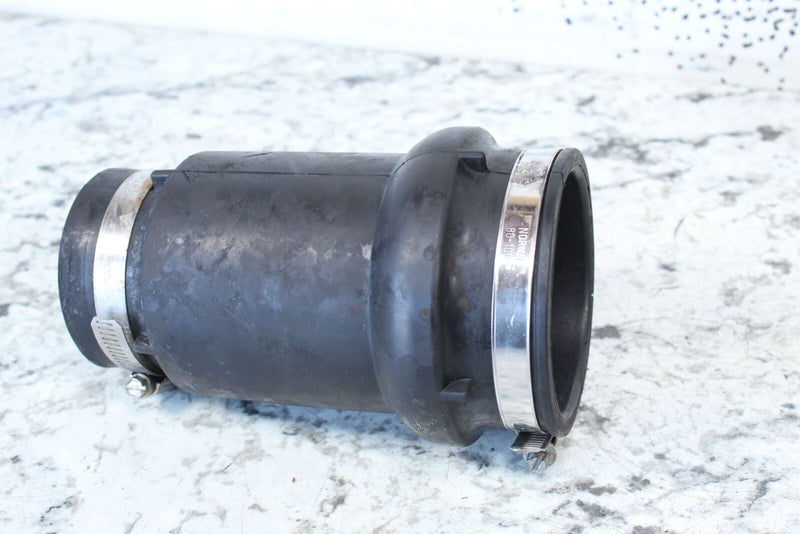 2001 YAMAHA WAVERUNNER GP800R Exhaust Pipe Elbow Outlet 67A-14752-00-00