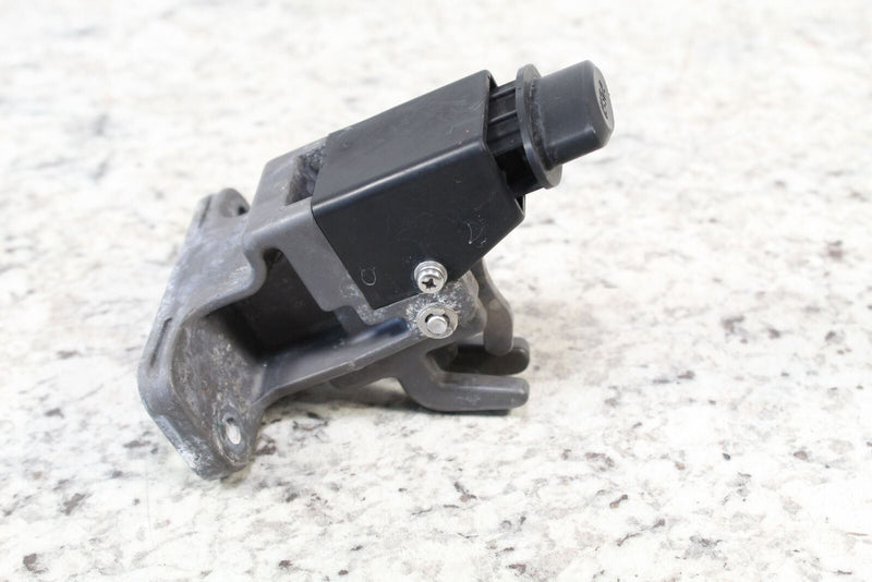 2001 YAMAHA WAVERUNNER GP800R Hood Latch Lever Lid Lock  F0X-6517C-00-00