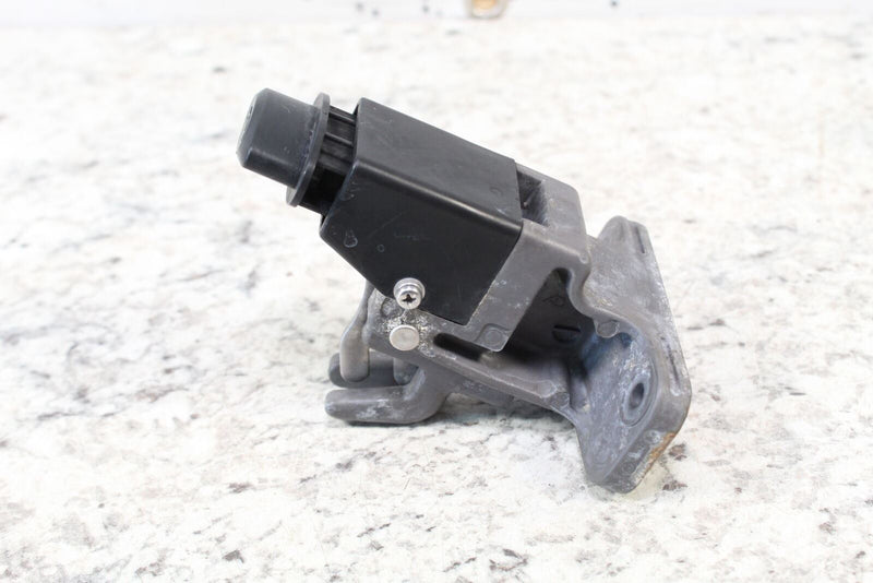2001 YAMAHA WAVERUNNER GP800R Hood Latch Lever Lid Lock  F0X-6517C-00-00