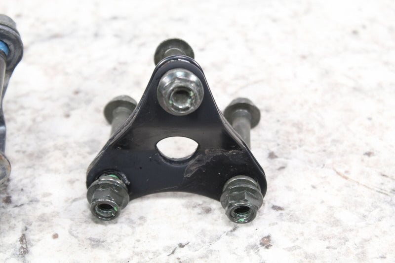 2004 SUZUKI DR200SE DR200 Engine Mounts Motor Brackets 41992-44AA1-YU8 41991-42A - Motorcycle