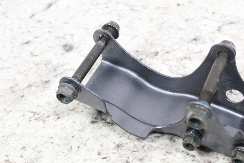 2004 SUZUKI DR200SE DR200 Engine Mounts Motor Brackets 41992-44AA1-YU8 41991-42A - Motorcycle