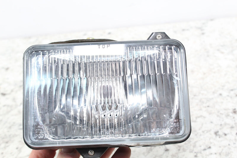 2004 SUZUKI DR200SE DR200 Headlight Head Light 35100-14A32-999 - Motorcycle