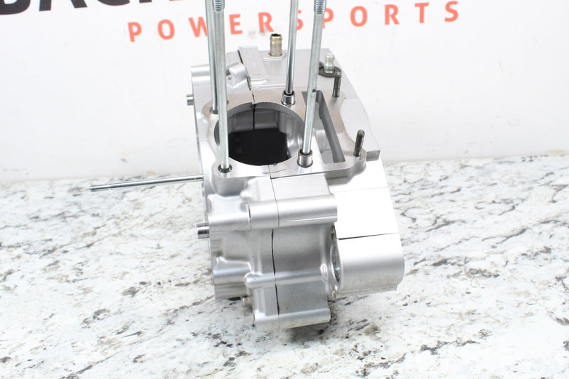 2004 SUZUKI DR200SE DR200 Main Cases Crank Crankcases 11300-42A50 - Motorcycle
