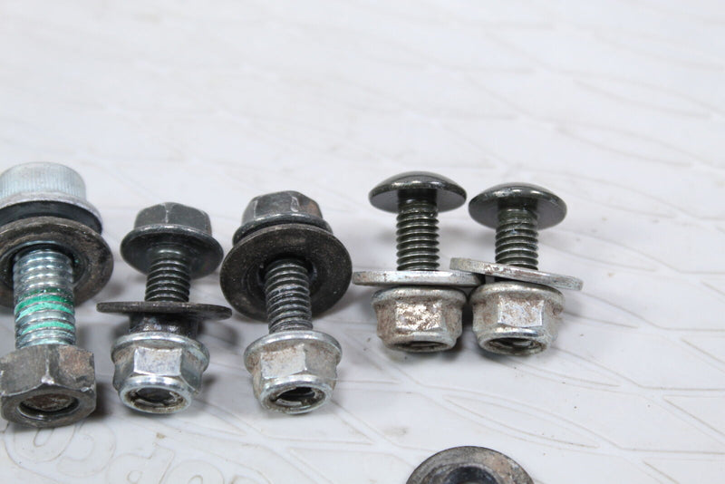 2004 SUZUKI DR200SE DR200 Rear Fender and Rack Bolts 09106-08120 09106-08105 - Motorcycle